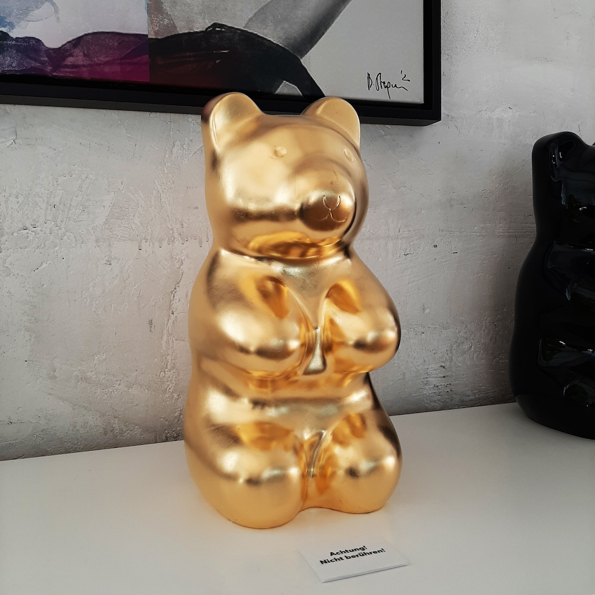 platik bär gold bär bären figur Kunst wien jelly bear jellypoolbear lumi Bär Plastik Figur Manuel Stepan nft wien nft artist